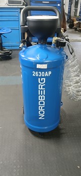 Установка для раздачи масла пневматическая, 30 л, синяя NORDBERG 2630AP RM 1058 S/N 260190291264 - фото 77122